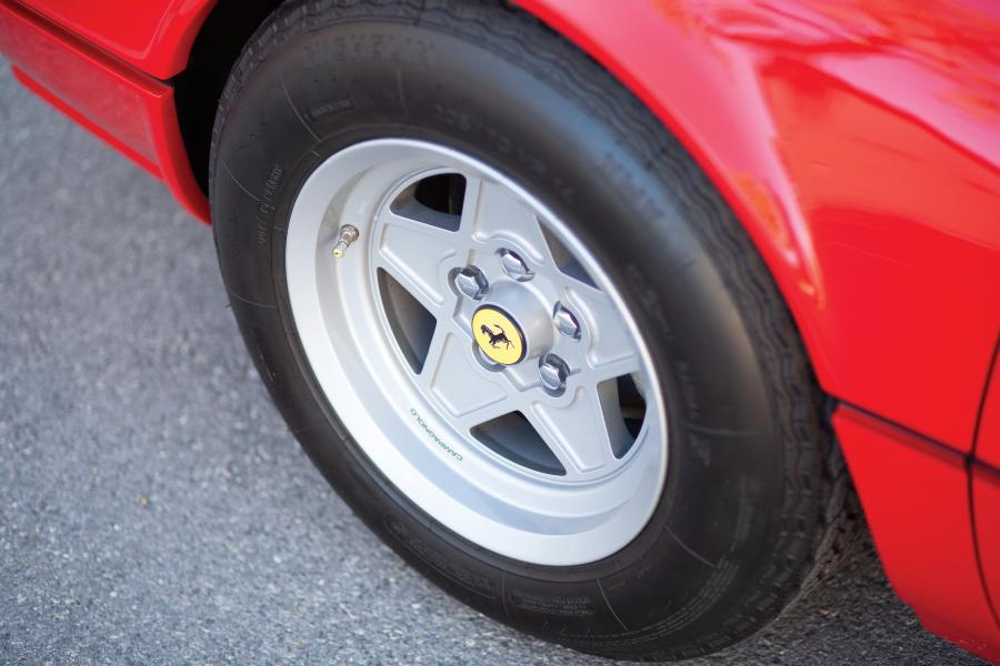Колеса Ferrari 308 GTB Vetroresina (19397) 1976 года  (фото 20 из 28)